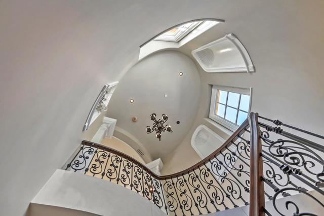 15681 Kennedy Road, Los Gatos CA: https://media.crmls.org/mediaz/e5f1f2e8-85b6-4534-98e6-39fdcdb17b81.jpg