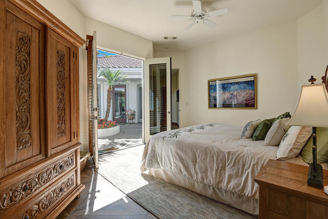 79405 Mandarina, La Quinta CA: https://media.crmls.org/mediaz/e5f257ff-ff06-4f4b-a9ff-310a43da68da.jpg