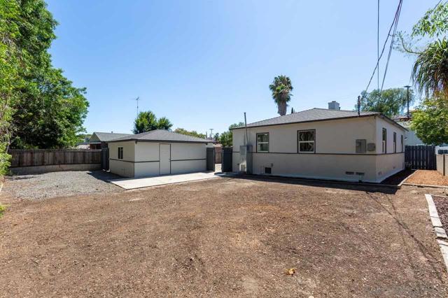4361 Alamo Dr, San Diego CA: https://media.crmls.org/mediaz/e5f29c43-709c-4160-8c2f-f903d3035bb9.jpg