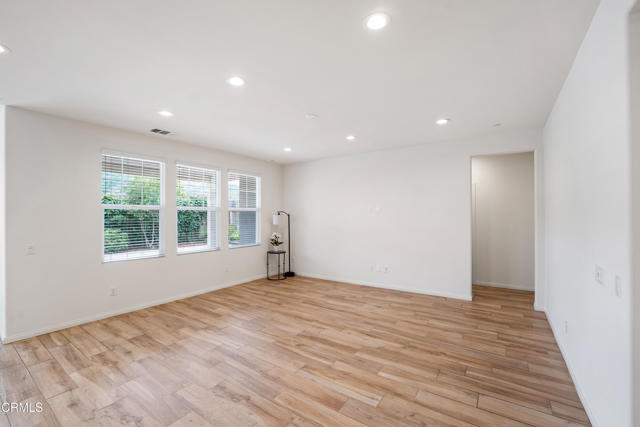 481 Alabama Street, Ventura CA: https://media.crmls.org/mediaz/e5f2d742-b71f-4646-b66e-1e5d5350a264.jpg