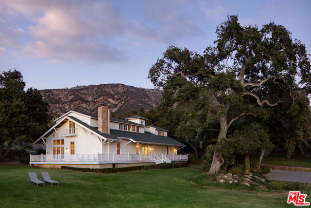1835 Santa Monica Road, Carpinteria CA: https://media.crmls.org/mediaz/e5f2edad-8cf0-4b38-ab8f-fab83c0b48bf.jpg