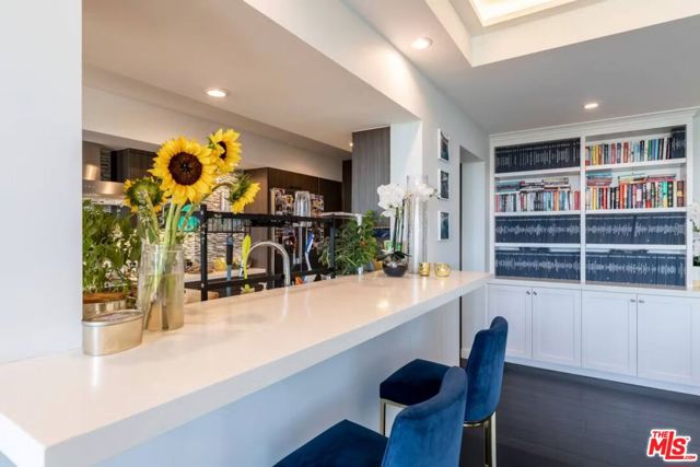 818 N Doheny Drive, West Hollywood CA: https://media.crmls.org/mediaz/e5f2fe0c-cd0b-44b9-8a61-315e8fb3a2db.jpg
