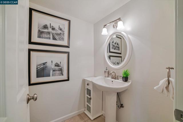 600 Guaymas Ct, San Ramon CA: https://media.crmls.org/mediaz/e5f3a51d-031f-4cf0-a25c-80209a3cf460.jpg
