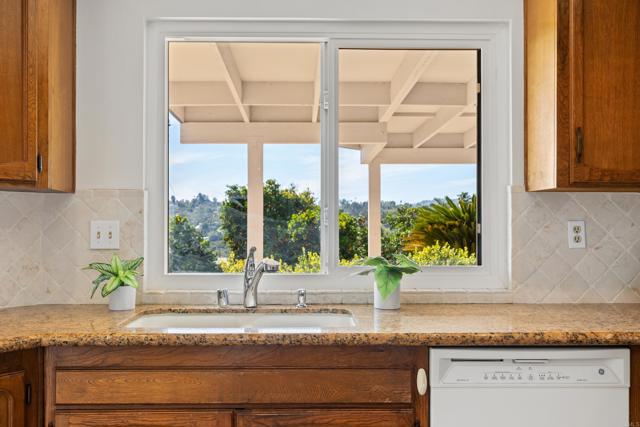 Detail Gallery Image 21 of 57 For 2717 Alexander Dr, Escondido,  CA 92029 - 4 Beds | 2/1 Baths