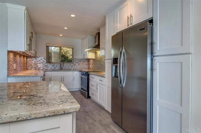 Detail Gallery Image 5 of 25 For 640 W Solana Cir #13,  Solana Beach,  CA 92075 - 2 Beds | 2 Baths
