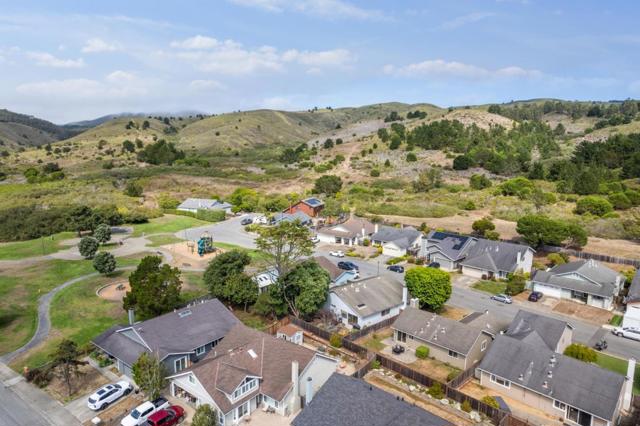 200 Bridgeport Drive, Half Moon Bay CA: https://media.crmls.org/mediaz/e5f497f8-c0f6-449d-b954-2e3a00250170.jpg