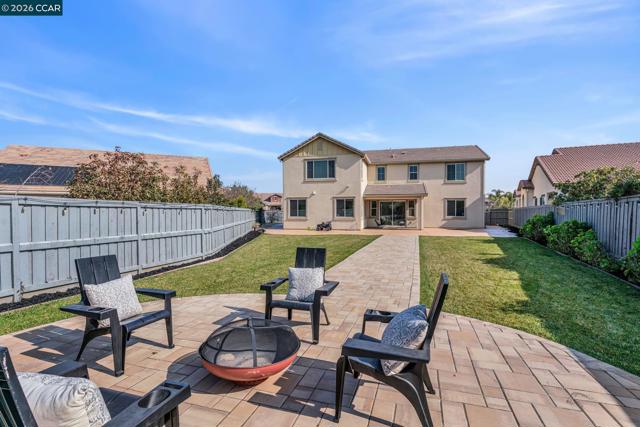 1553 S Perkins Place, Mountain House CA: https://media.crmls.org/mediaz/e5f4efad-acf2-4f05-b2b8-91fcb6e5e2aa.jpg