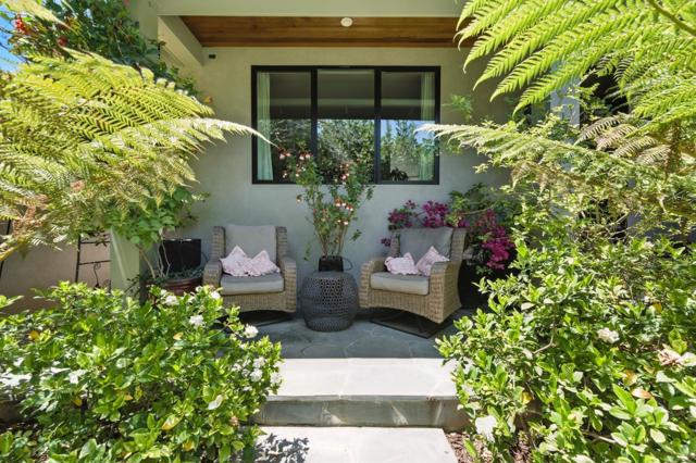 543 8th Avenue, Menlo Park CA: https://media.crmls.org/mediaz/e5f509a1-a0e5-4acc-9175-40630b561be3.jpg