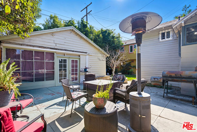 2114 W 28th Street, Los Angeles CA: https://media.crmls.org/mediaz/e5f56b46-45ac-4e03-b80e-df9d628d4dd6.jpg