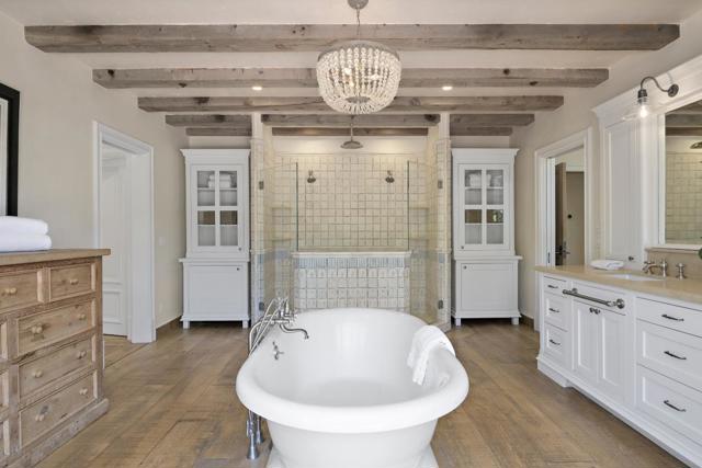 3 Vintage Court, Woodside CA: https://media.crmls.org/mediaz/e5f584ac-b74e-4701-8275-67ab98e19bc0.jpg