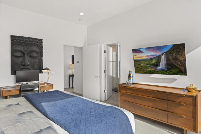 Image 21 of 30 For 344 Goleta Way