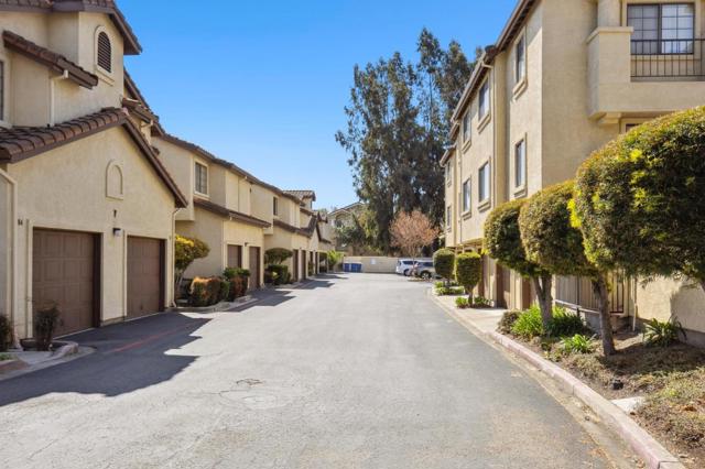 72 Washington Square Drive, Milpitas CA: https://media.crmls.org/mediaz/e5f66bf7-2a1a-4ccf-803d-fee29f82218b.jpg