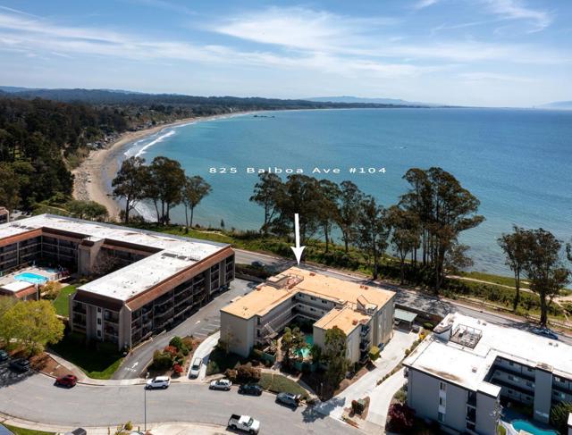 825 Balboa Avenue, Capitola CA: https://media.crmls.org/mediaz/e5f69e55-7774-4fd0-979e-dc24d6f930fb.jpg