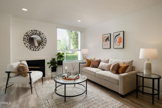 Detail Gallery Image 5 of 25 For 6525 La Mirada Ave #103,  Los Angeles,  CA 90038 - 2 Beds | 2 Baths