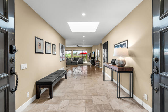 132 Columbia Drive, Rancho Mirage CA: https://media.crmls.org/mediaz/e5f86da6-a080-4438-8987-31c13c21d5b2.jpg