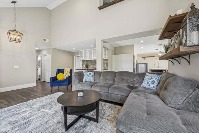 1198 Gazania Ct, San Marcos CA: https://media.crmls.org/mediaz/e5f991c5-8a48-40de-aba9-7f7b4b8f5ced.jpg