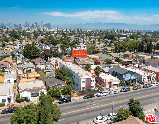 711 E Vernon Avenue, Los Angeles CA: https://media.crmls.org/mediaz/e5f9d499-df4e-4b22-8ced-08ff631eb5c1.jpg