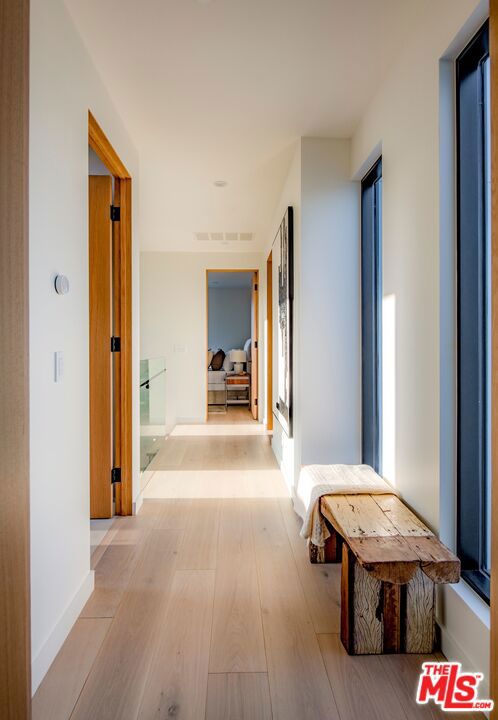 12806 Admiral Avenue, Los Angeles CA: https://media.crmls.org/mediaz/e5fa09ff-4f09-4298-b7b0-46b60b0f5943.jpg