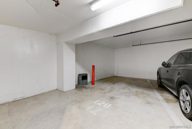 1551 4Th Ave, San Diego CA: https://media.crmls.org/mediaz/e5fab203-7e7a-4b18-ab96-3a24b7b6c0d7.jpg