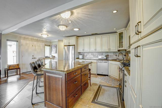 1867 Guilder Gln, Escondido CA: https://media.crmls.org/mediaz/e5fab9db-a849-4af4-962c-16d32ec5541f.jpg