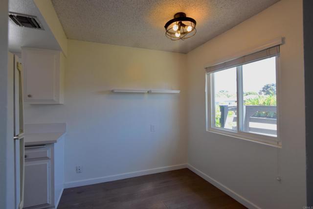 Detail Gallery Image 4 of 15 For 748 Teaberry St, Encinitas,  CA 92024 - 2 Beds | 1 Baths