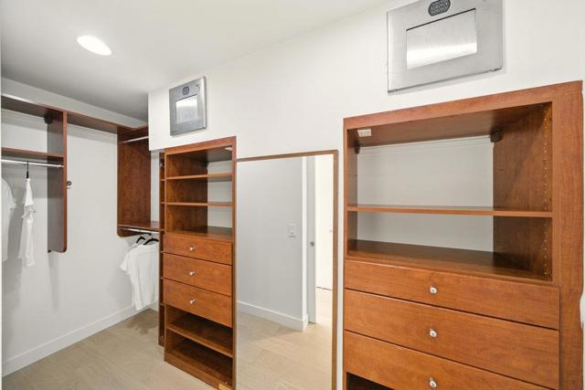 502 Palm Avenue, Los Altos CA: https://media.crmls.org/mediaz/e5fb0a30-2799-4b8c-ac73-56cf054eab76.jpg