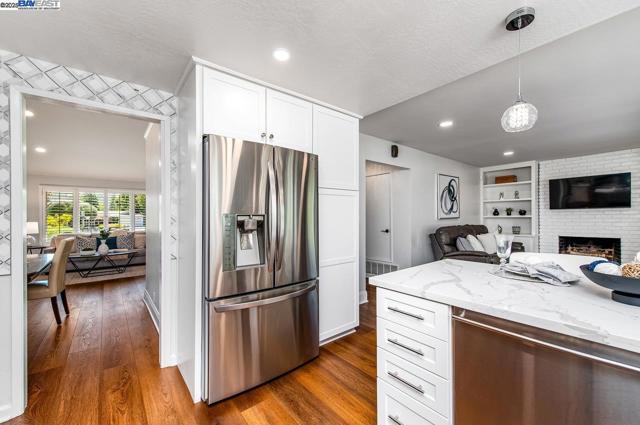 260 Mara Pl, San Ramon CA: https://media.crmls.org/mediaz/e5fb9164-469f-4b60-b34f-72dad50954fc.jpg