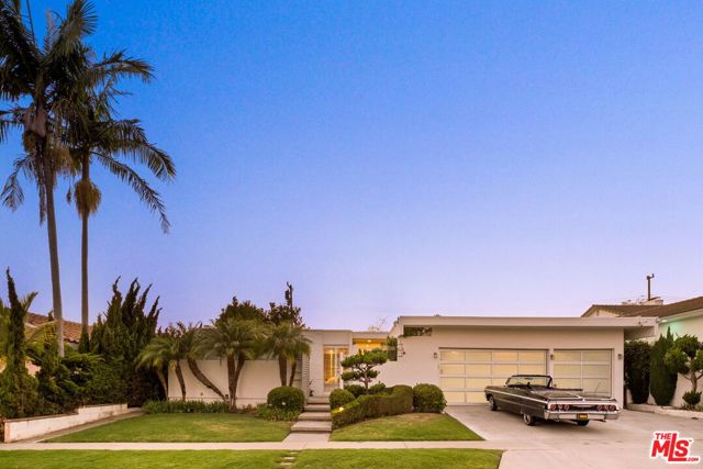 6641 Bedford Avenue, Los Angeles CA: https://media.crmls.org/mediaz/e5fba654-9be1-4f78-a257-f949c1fa160e.jpg