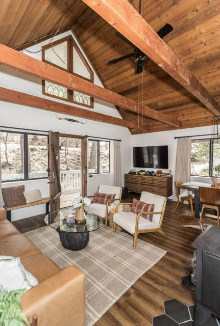 53840 Marian View Drive, Idyllwild CA: https://media.crmls.org/mediaz/e5fbf6a1-1dd7-4467-be78-ff6f790e40a5.jpg