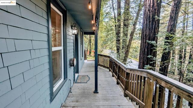 18512 Hwy 116, Guerneville CA: https://media.crmls.org/mediaz/e5fc3175-cdf0-42cb-80cf-aaf3f4af053d.jpg