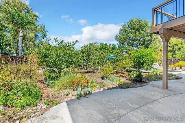43054 Manchester Ct, Temecula CA: https://media.crmls.org/mediaz/e5fc59d8-3ac2-41bc-9e8f-d8a6ded75de2.jpg