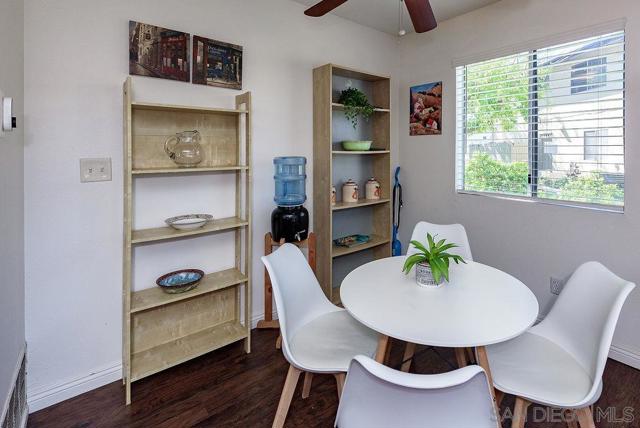 9855 Mission Greens Ct, Santee CA: https://media.crmls.org/mediaz/e5fd377d-1d6b-49b6-aa67-4a19078419de.jpg