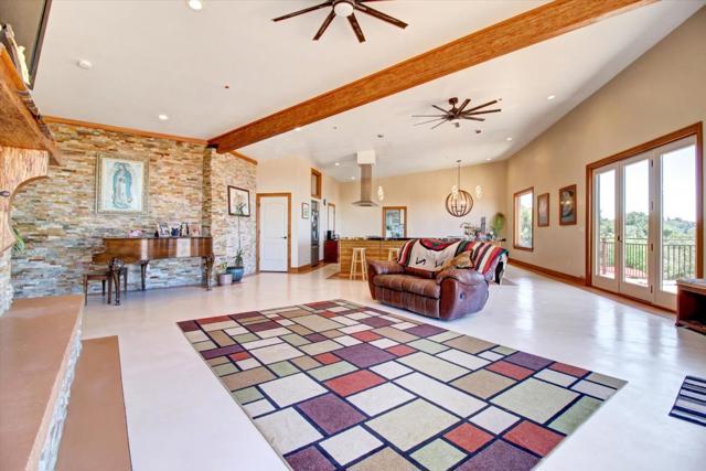 30005 Summit Road, Los Gatos CA: https://media.crmls.org/mediaz/e5fd37a3-3799-4a39-bc5d-b01b90aea966.jpg