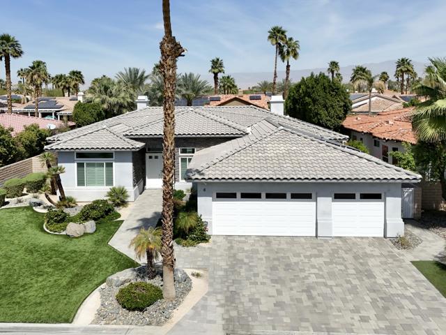 6 Taylor Avenue, Palm Desert CA: https://media.crmls.org/mediaz/e5fdc305-1410-4063-84d8-c4493d68656a.jpg