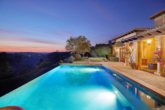 Detail Gallery Image 19 of 42 For 18482 Calle Tramonto, Rancho Santa Fe,  CA 92091 - 6 Beds | 6/1 Baths