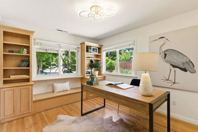 41 Regent Place, Palo Alto CA: https://media.crmls.org/mediaz/e6002483-48d1-45de-8b6b-b0d7fafadc3e.jpg
