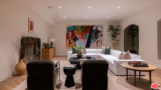 3546 Weslin Avenue, Sherman Oaks CA: https://media.crmls.org/mediaz/e6002c49-caad-4dfc-acd9-0916d6b44758.jpg