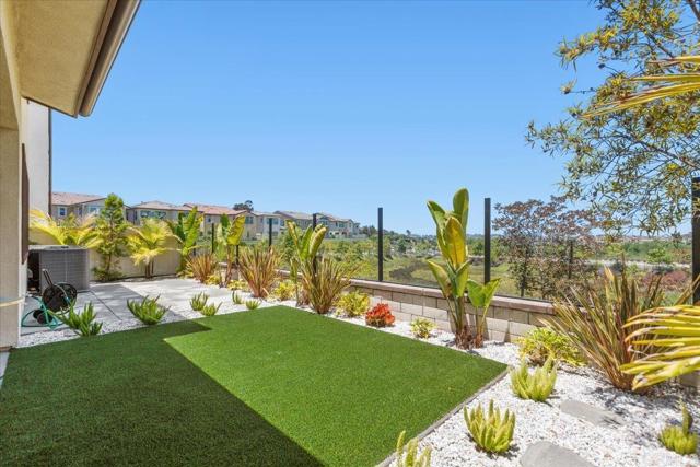660 Westbrook Loop, San Marcos CA: https://media.crmls.org/mediaz/e6006d1f-bc09-4dc9-b1bf-e852ce3613e4.jpg