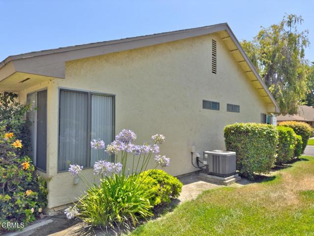 24121 Village 24, Camarillo CA: https://media.crmls.org/mediaz/e6012e71-ef7a-4945-9053-8075adc75bb5.jpg