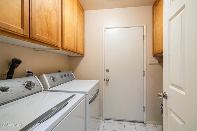 3804 Eddingham Avenue, Calabasas CA: https://media.crmls.org/mediaz/e60181b5-c480-49f5-9e34-fd803aa8c7fe.jpg