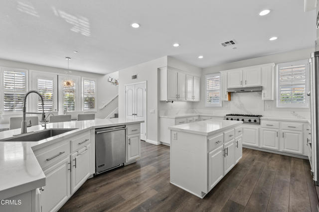 2012 Keltic Lodge Drive, Oxnard CA: https://media.crmls.org/mediaz/e601891d-7357-4703-ac01-d42f451efde1.jpg
