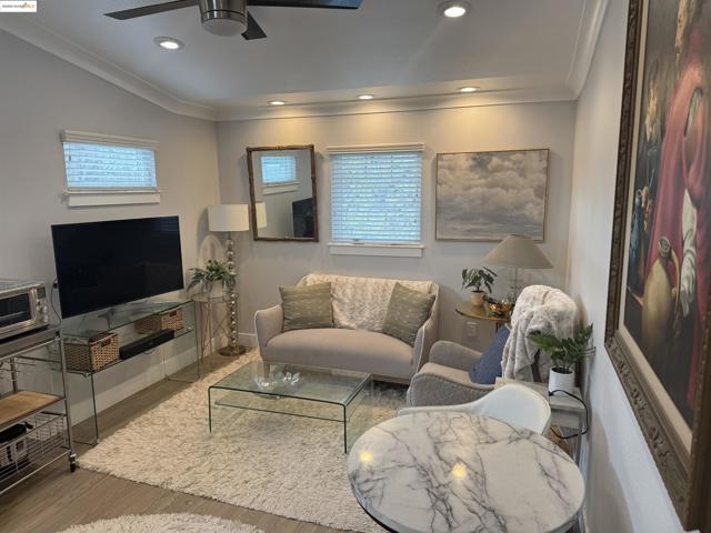 962 S G, Livermore CA: https://media.crmls.org/mediaz/e6021c49-f1da-44a9-a799-b61bef54f04e.jpg