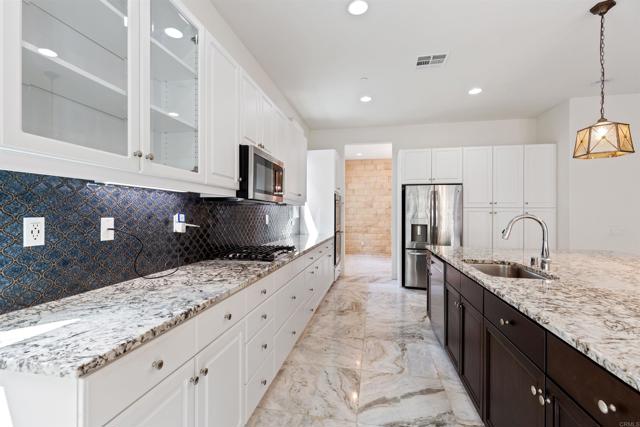 1801 Santa Christina, Chula Vista CA: https://media.crmls.org/mediaz/e602e653-de8c-466a-a3bb-5d93bfe30ac2.jpg