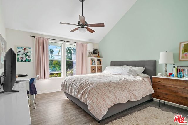 4224 Madison Avenue, Culver City CA: https://media.crmls.org/mediaz/e6031047-64e3-4d28-b5f2-aa9ec2bbe5e5.jpg