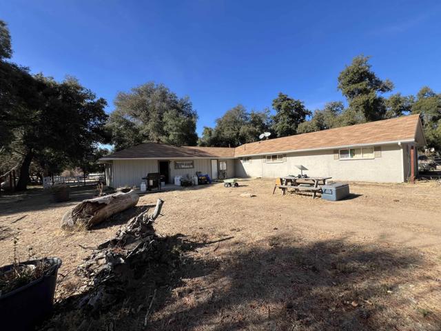 30247 Chihuahua Valley Road, Warner Springs CA: https://media.crmls.org/mediaz/e6031cc8-fe7e-42c7-816f-d1daf5183b46.jpg