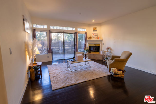 4477 Woodman Avenue, 108 photo 4