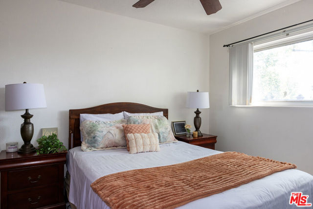 27501 Bernina Avenue, Canyon Country CA: https://media.crmls.org/mediaz/e6045903-c826-470c-b92d-adbafe335d67.jpg