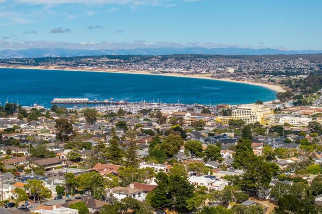 44 El Caminito Del Norte, Monterey CA: https://media.crmls.org/mediaz/e604a1ec-a266-401d-9775-f230df9eb757.jpg