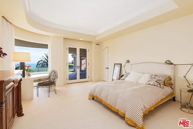 28808 Cliffside Drive, Malibu CA: https://media.crmls.org/mediaz/e604ab9d-c20a-405c-ac4a-b3d36db4d15b.jpg