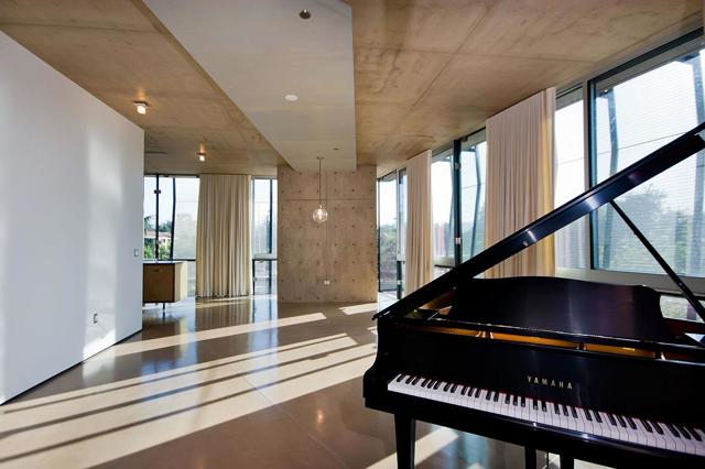 102 University Avenue, Palo Alto CA: https://media.crmls.org/mediaz/e604fe1c-78bb-4b0e-8714-8d6f034fc388.jpg